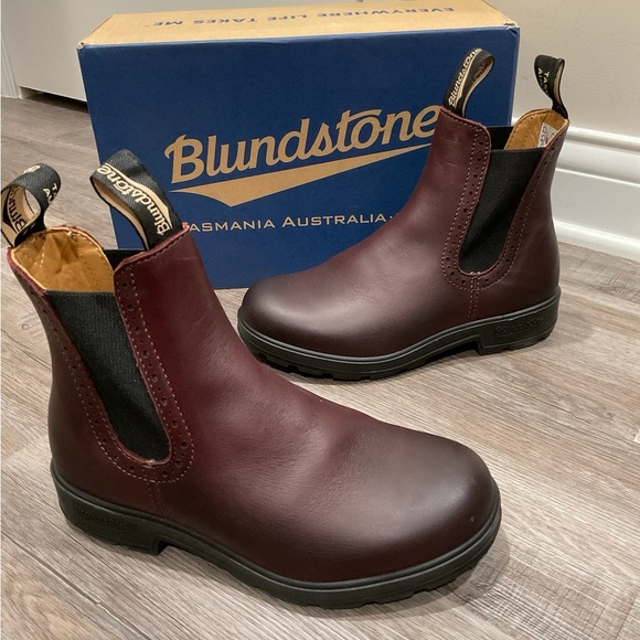 Blundstone BL 1352 Chelsea Shiraz Leather Boots - Picture 2 of 13